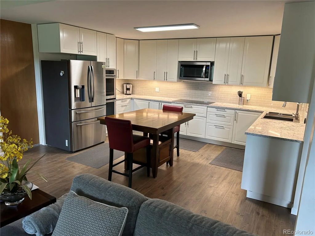 9180 E Center Avenue 4d, Denver