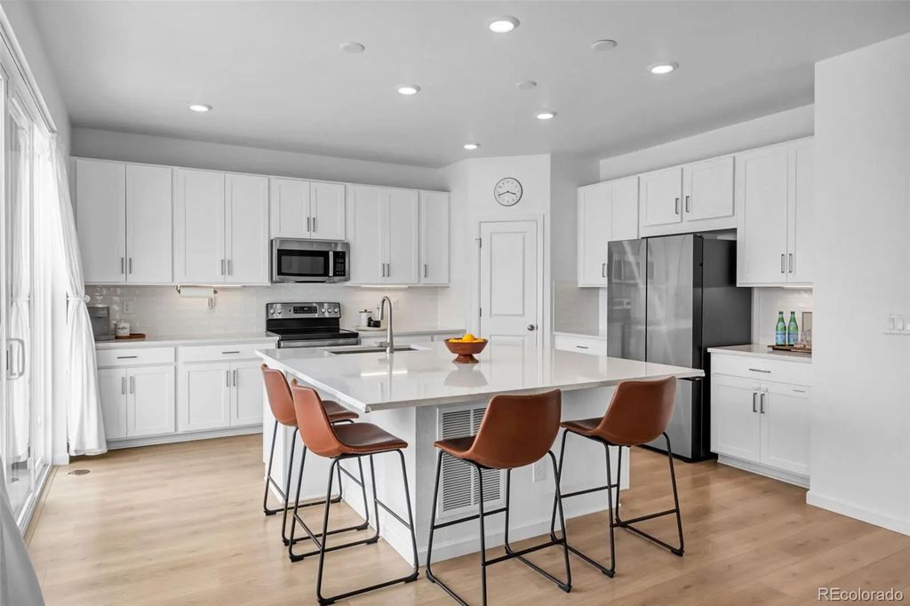 17664 Prairie Peak Trail, Parker