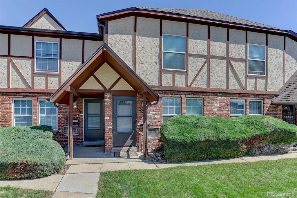 956 S Iola Street, Aurora