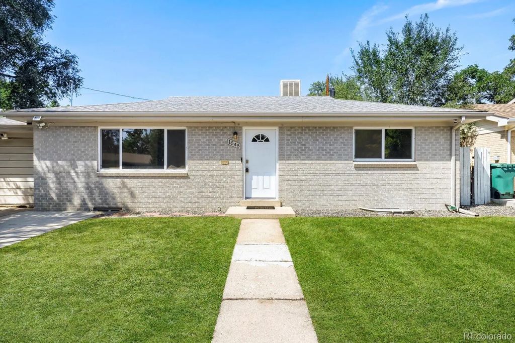 1545 S Chase Court, Lakewood