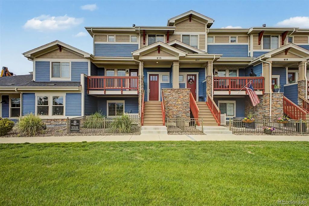 615 Brennan Circle, Erie