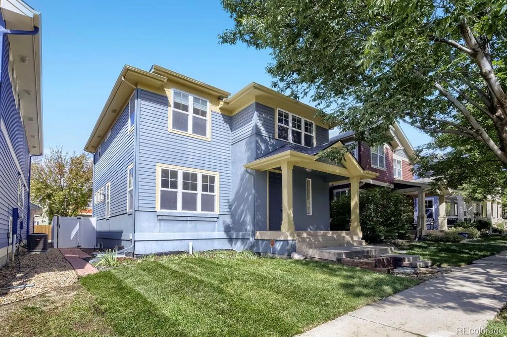 305 Riverview Court, Longmont