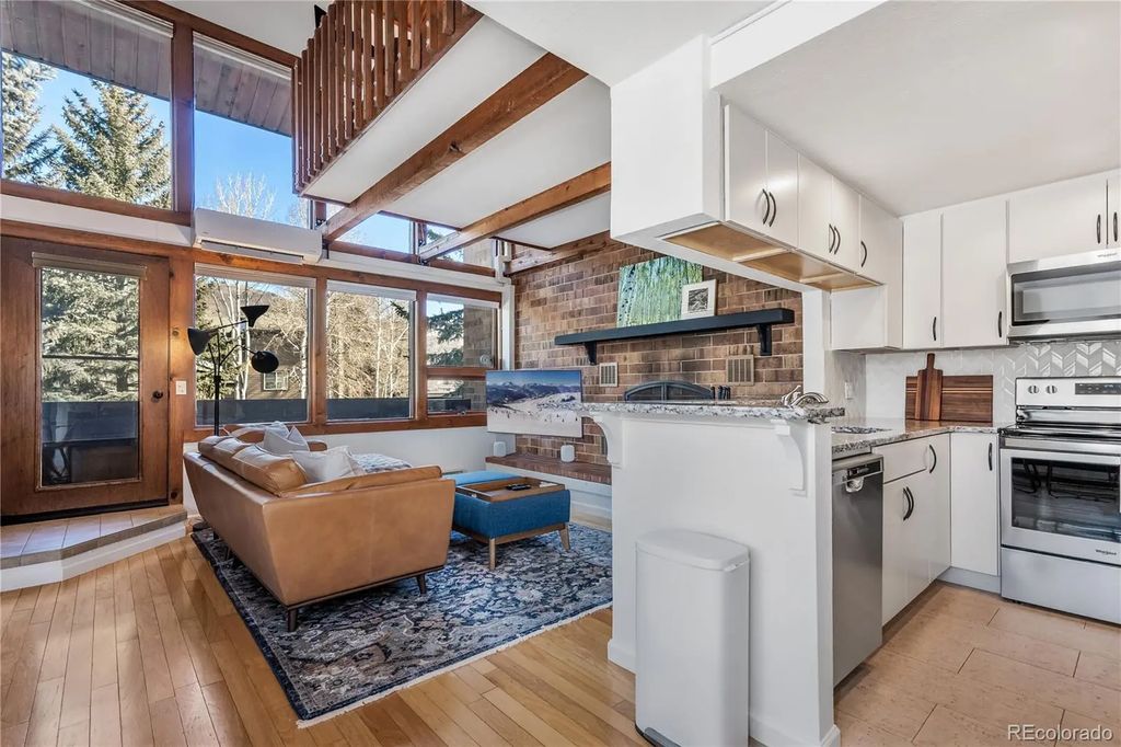 54 Columbine Circle C26, Avon