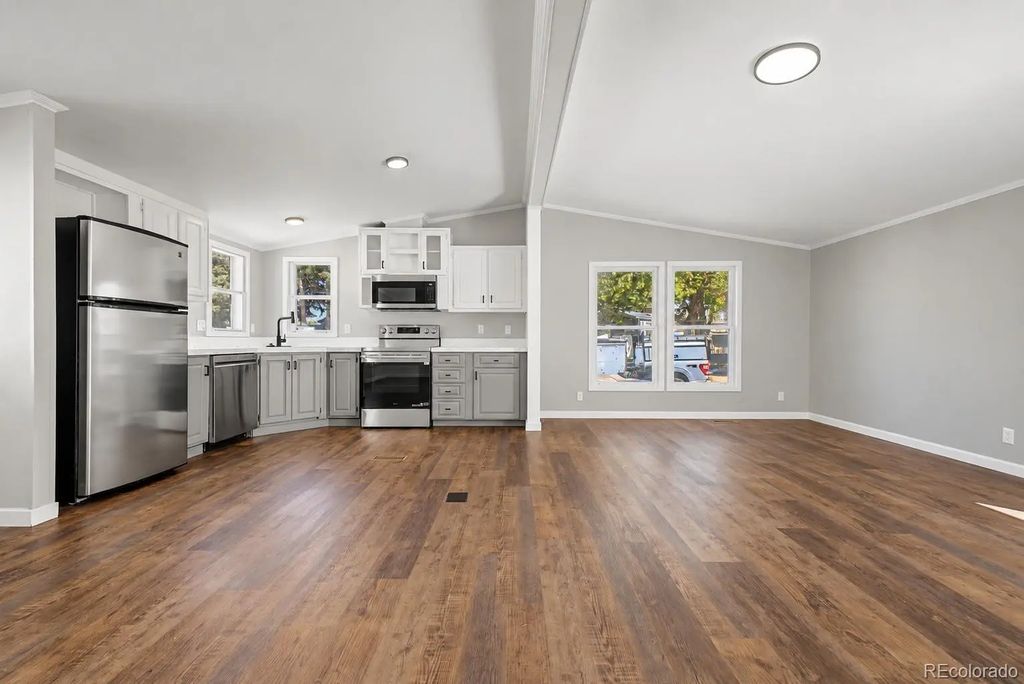 3650 S Federal Boulevard, Englewood