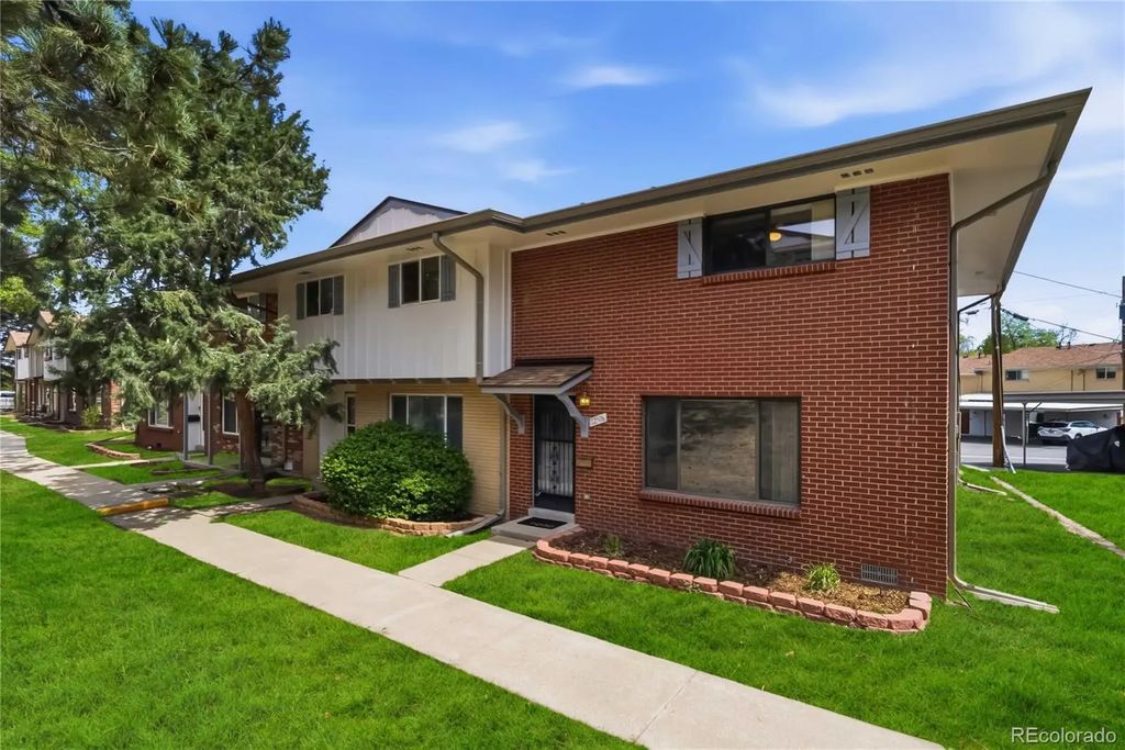 12516 W Virginia Avenue, Lakewood