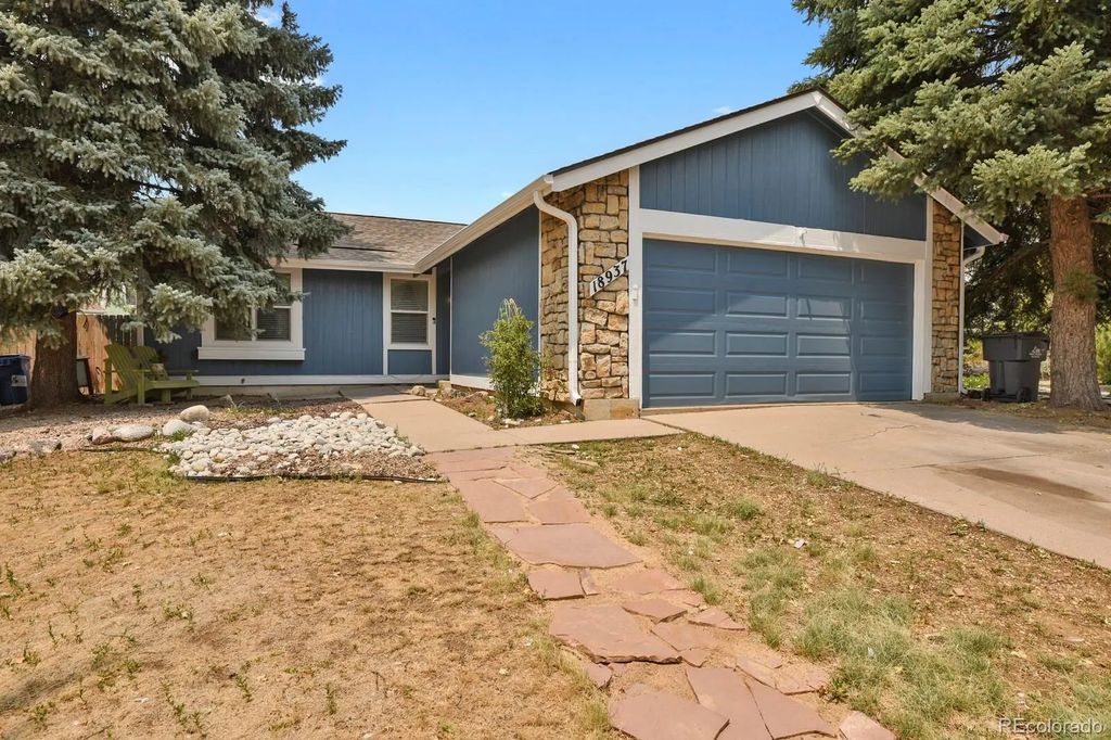 18937 E Kent Circle, Aurora