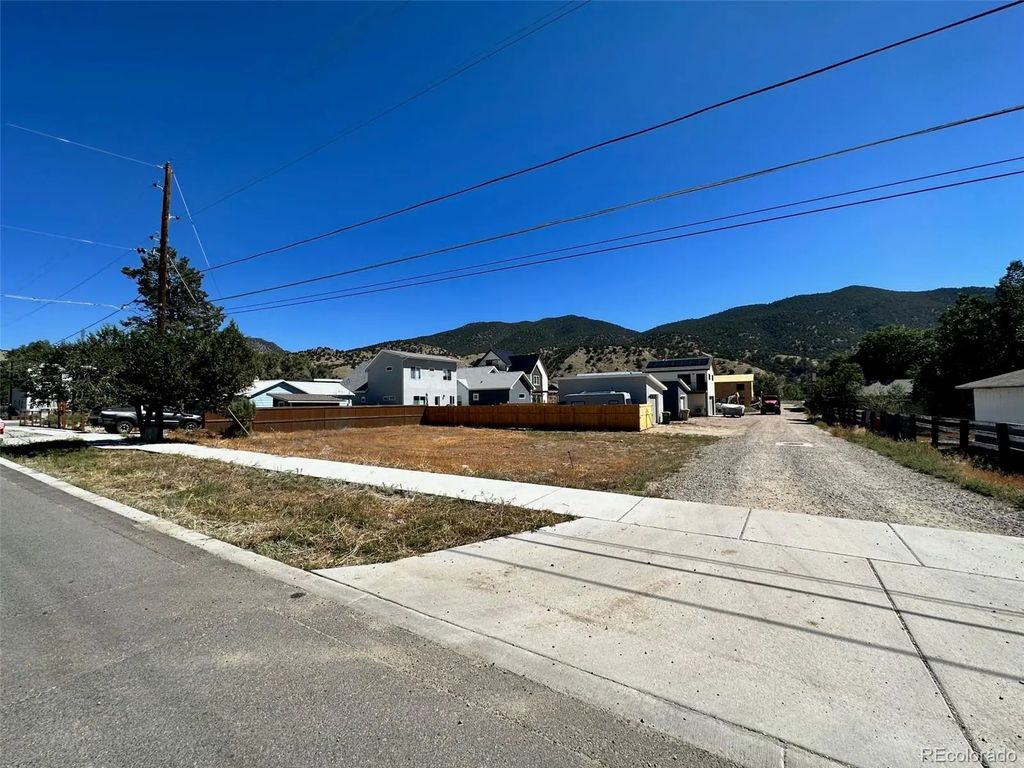 843 Scott Street, Salida