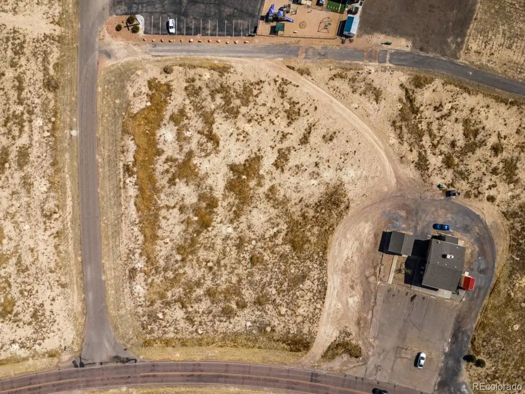 20 W Hahns Peak Avenue, Pueblo West
