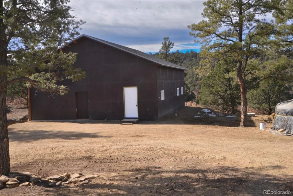 33191 Elk Park Road, Trinidad