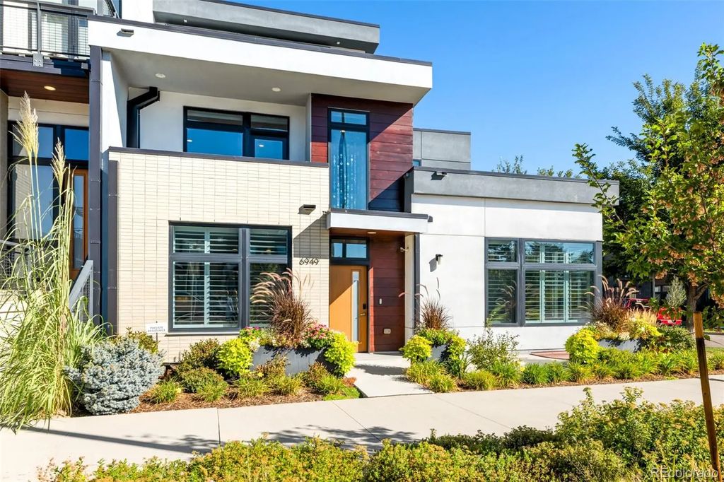 6949 E Lowry Boulevard, Denver
