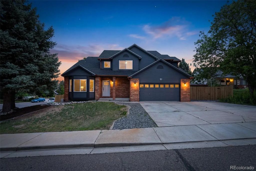1464 Cherrywood Way, Longmont