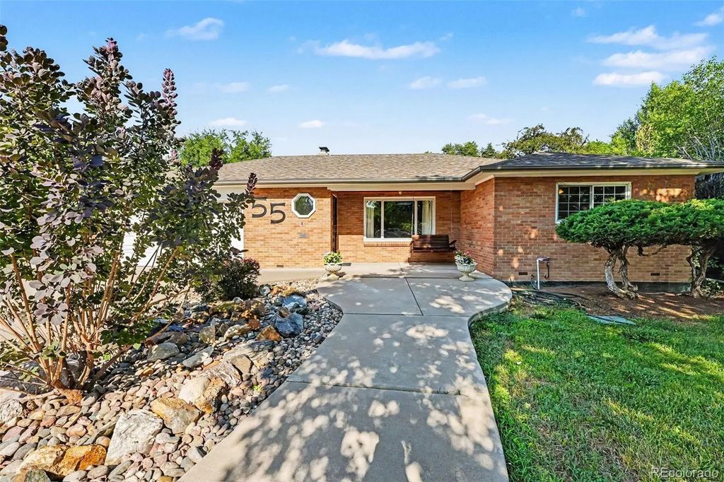 55 Brentwood Street, Lakewood
