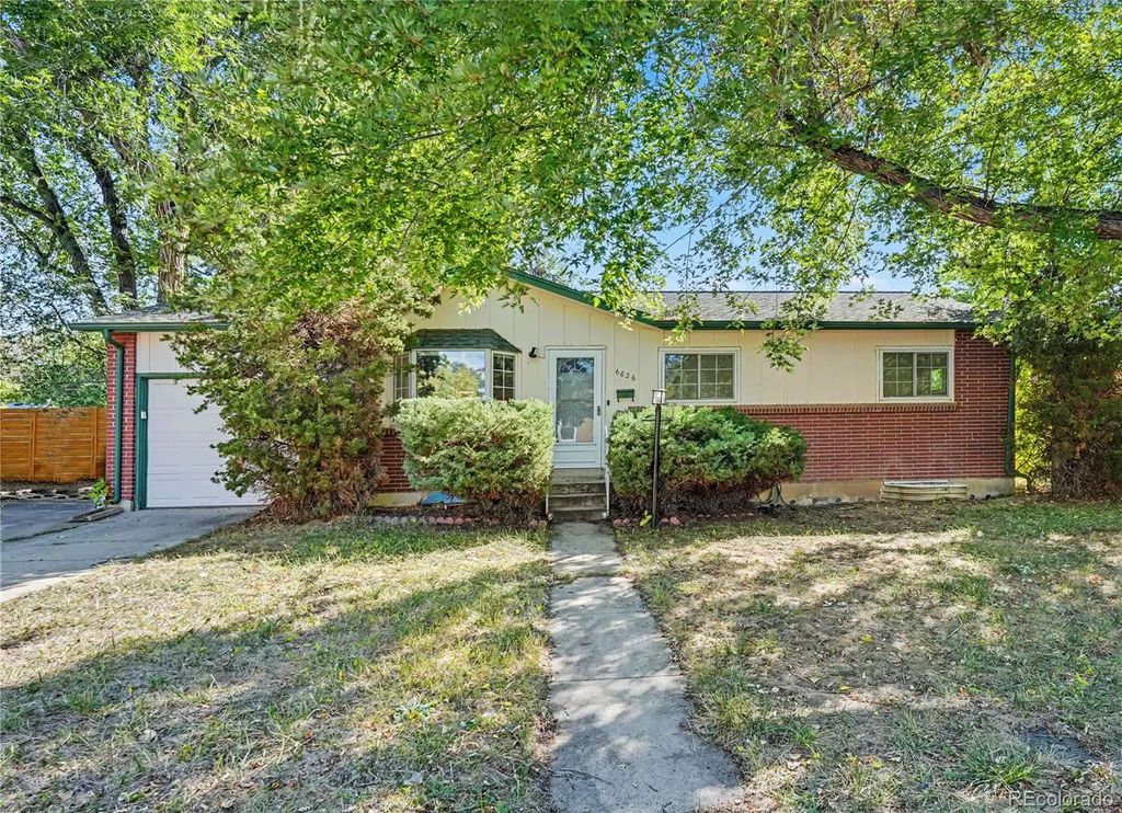 6826 Newcombe Street, Arvada