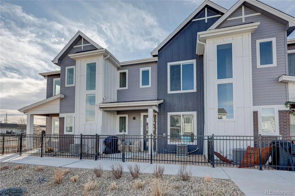 1934 S Poplar Court, Denver