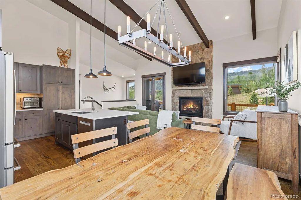 06 Vernon Way, Silverthorne