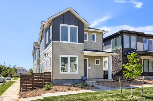 726 Apex Street, Erie