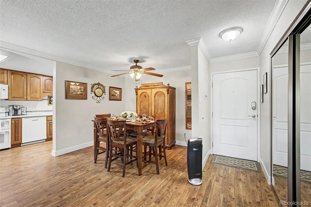 13609 E Cornell Avenue 206, Aurora