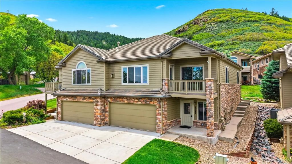 6911 Buckskin Drive, Littleton