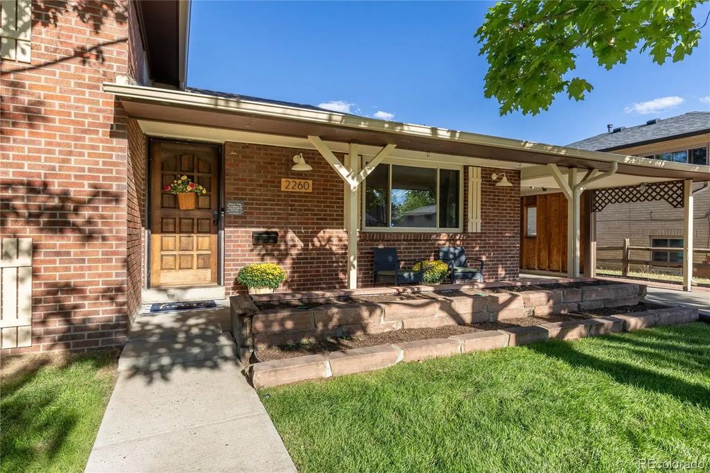2260 Nome Street, Aurora
