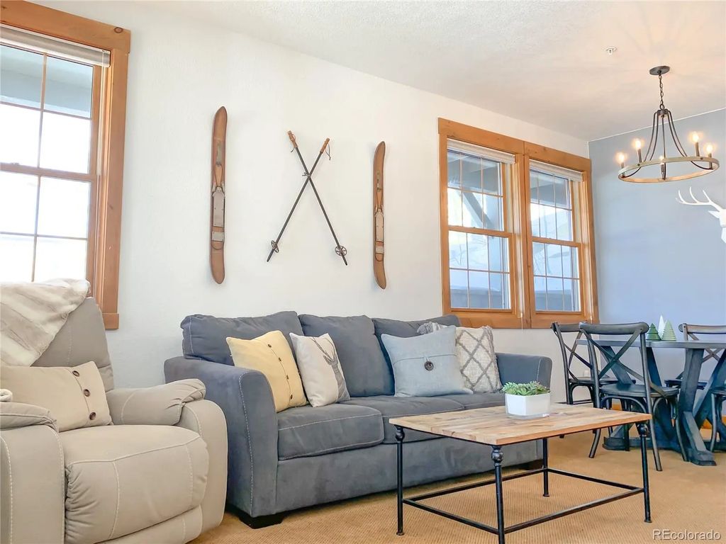 5104 North Star 5-104, Granby
