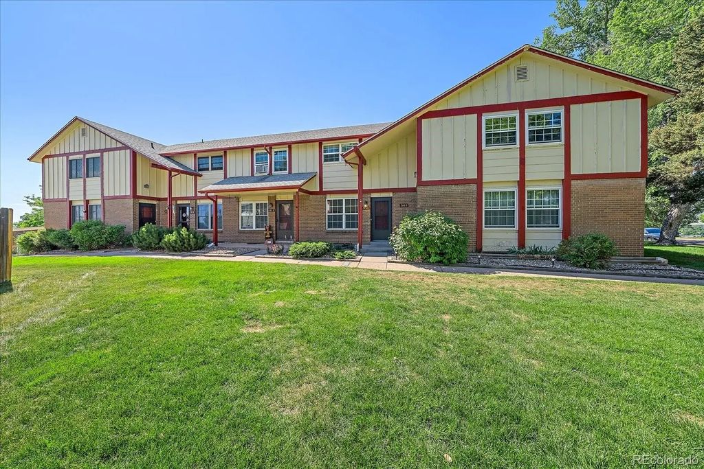 7404 S Zephyr Court, Littleton