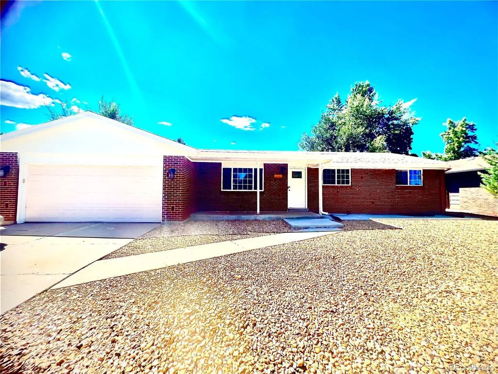 1921 S Carr Street, Lakewood