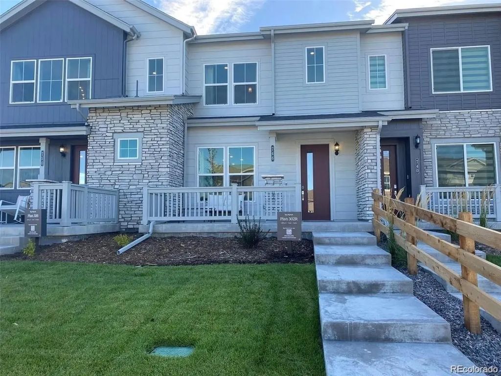 746 N Bersshine Court, Watkins