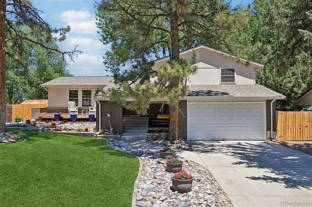 5873 W Maplewood Drive, Littleton