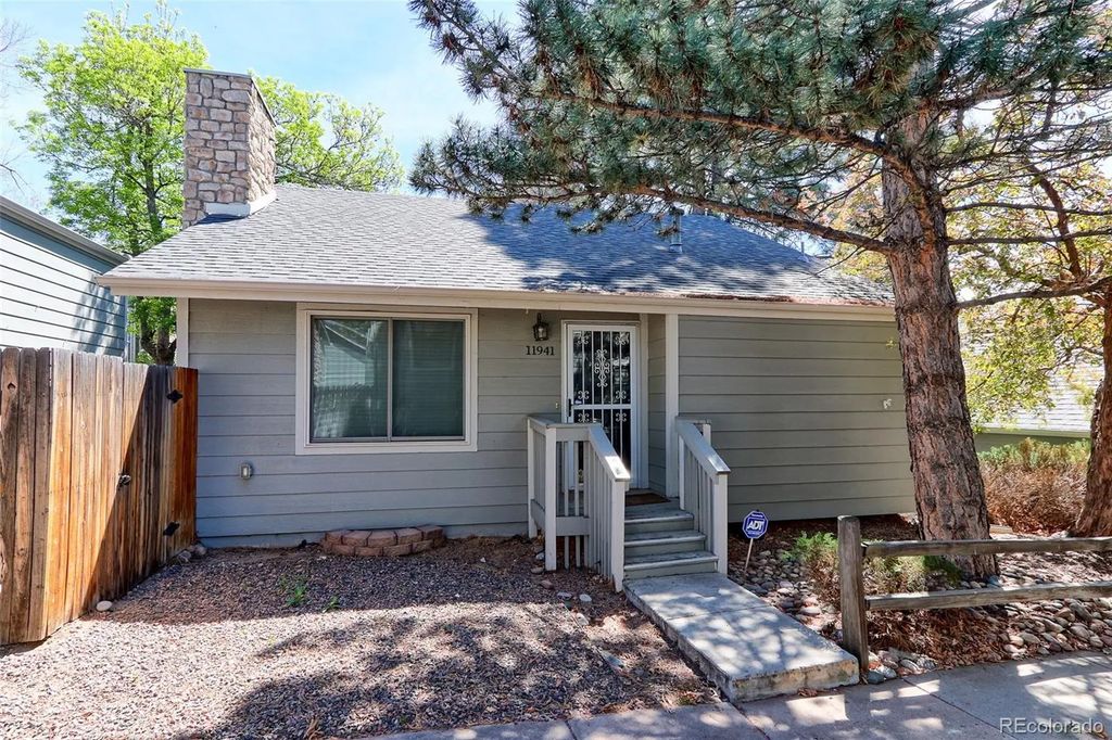 11941 E Cornell Circle, Aurora