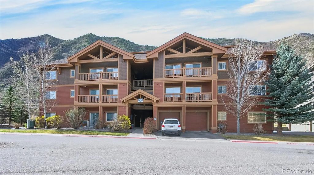 560 River View Drive 706, New Castle