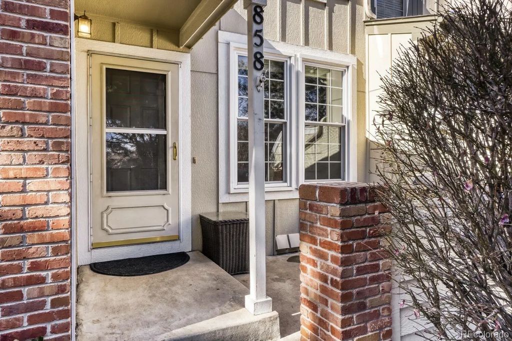 858 S Granby Circle, Aurora