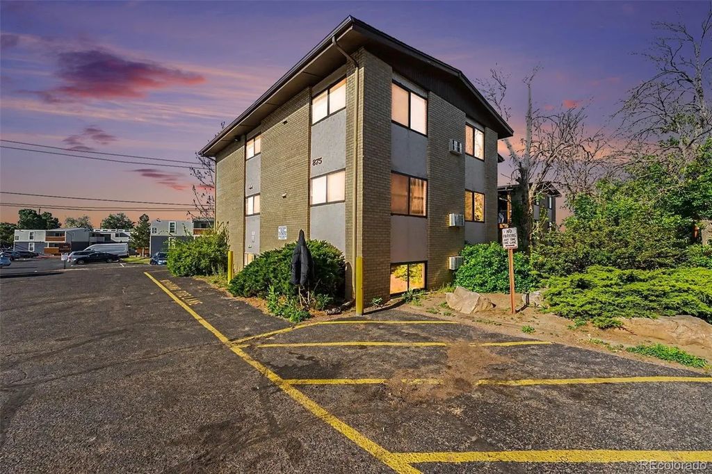 875 S Quebec Street 24, Denver