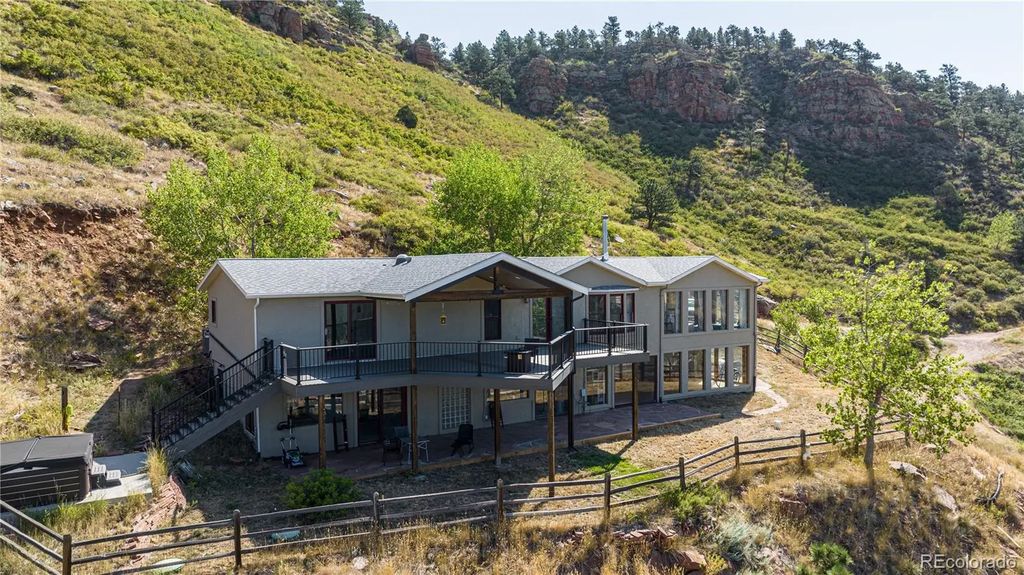 952 Steamboat Valley Road, Lyons