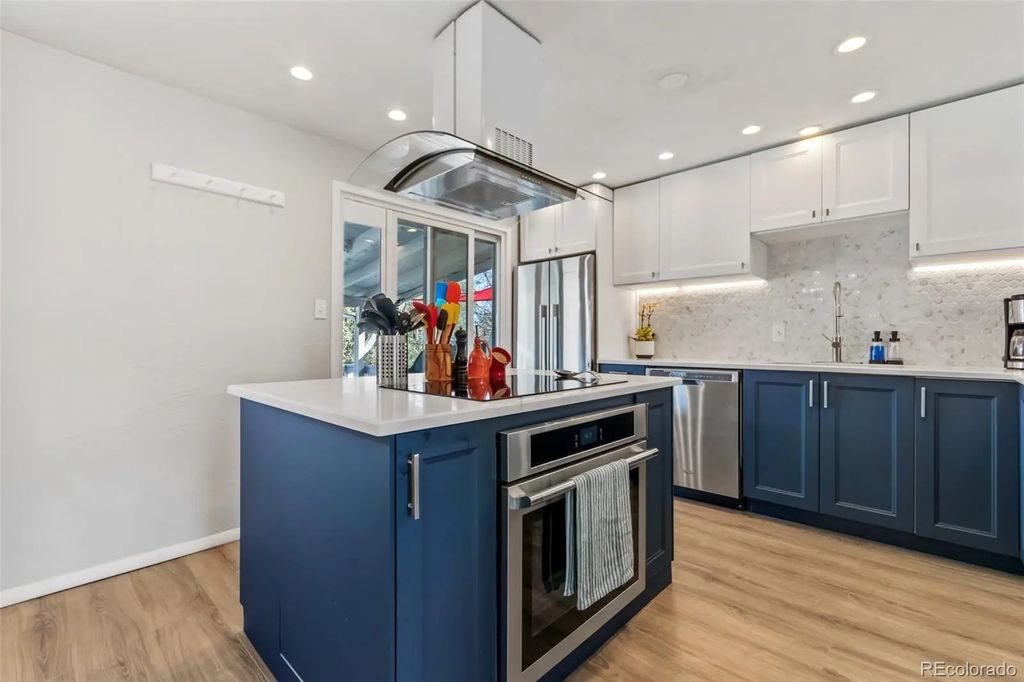 13436 Fitzsimons Way, Aurora