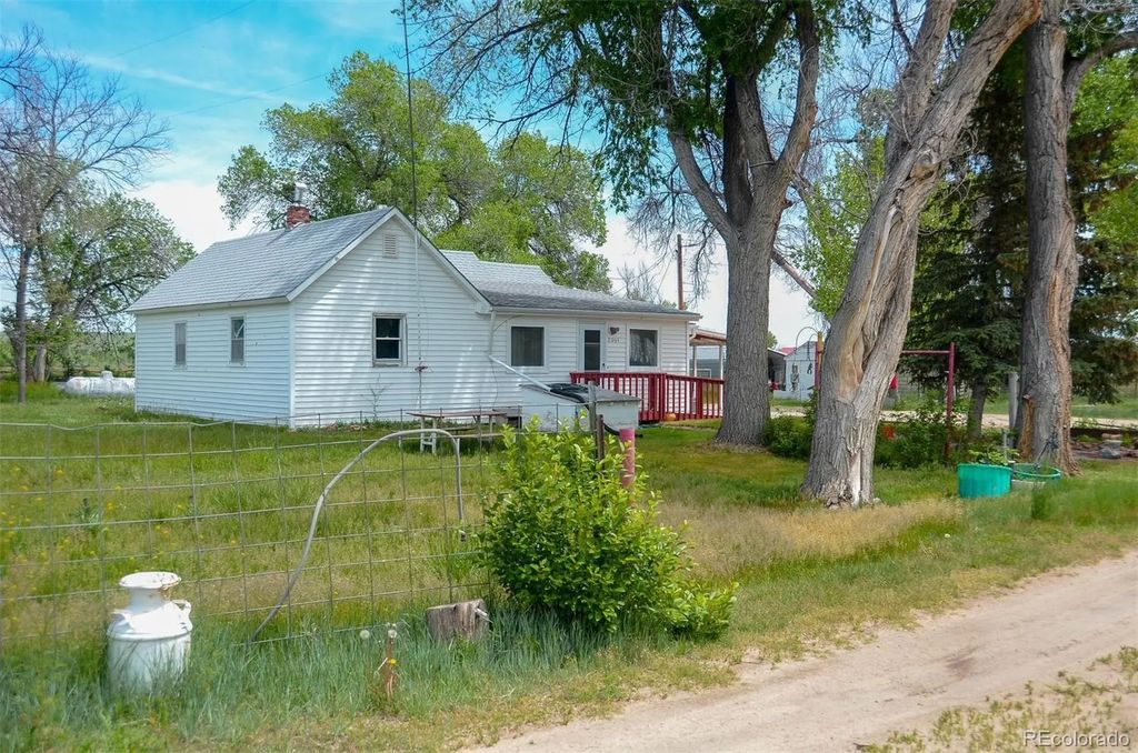 21064 Kelly Street, Matheson