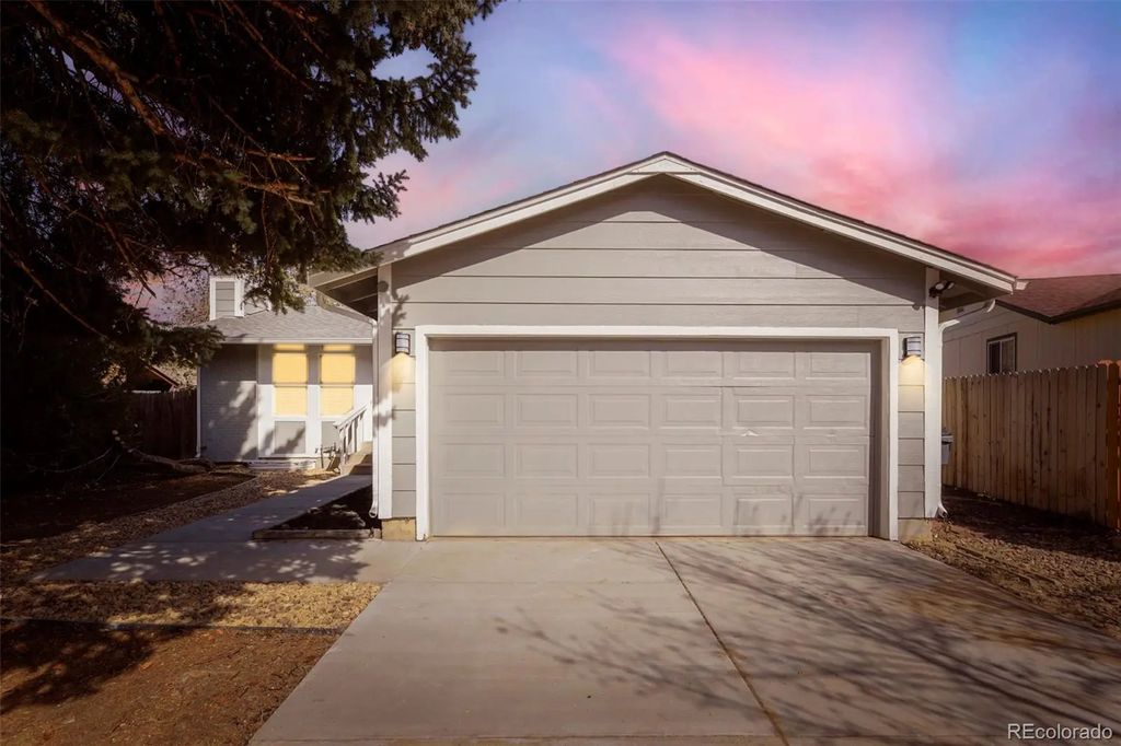 3584 S Olathe Way, Aurora