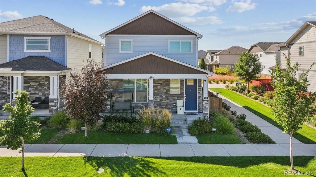 749 N Quemoy Street, Aurora
