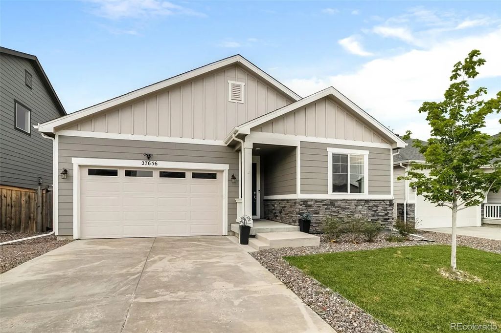27656 E 10th Drive, Aurora