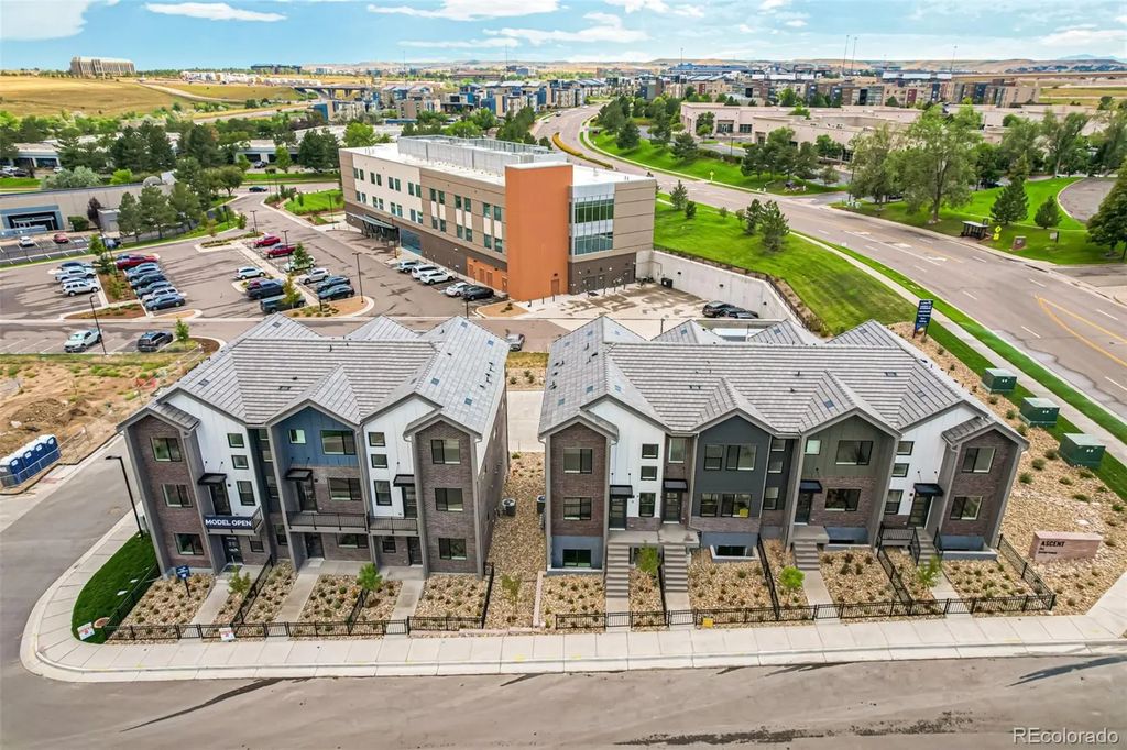 33 Ascent Trail, Englewood