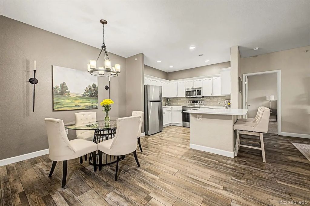 8496 S Hoyt Way 206, Littleton