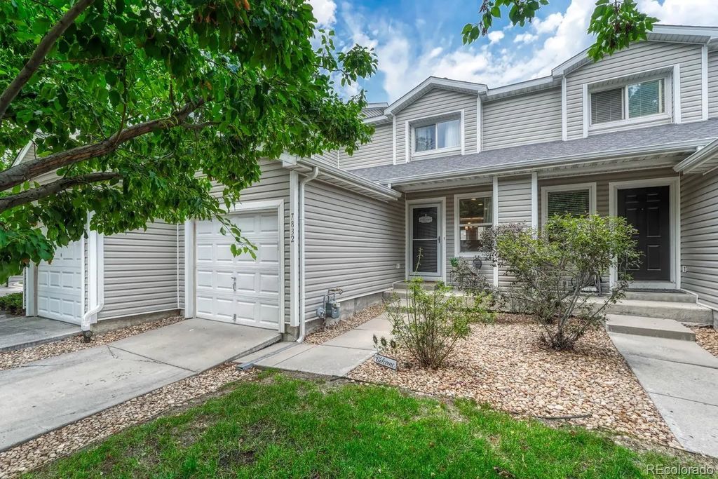 7832 S Kittredge Circle, Englewood
