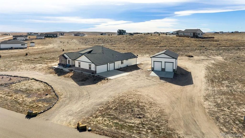 16477 Stoneleigh Road, Platteville