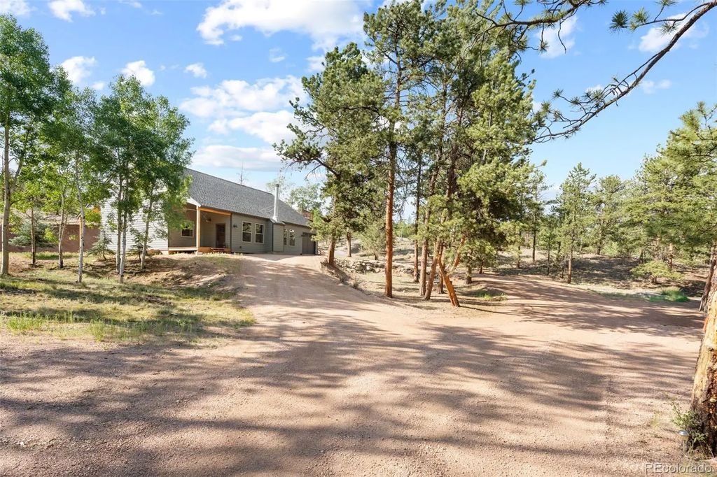 2270 Pikes Peak Drive, Florissant