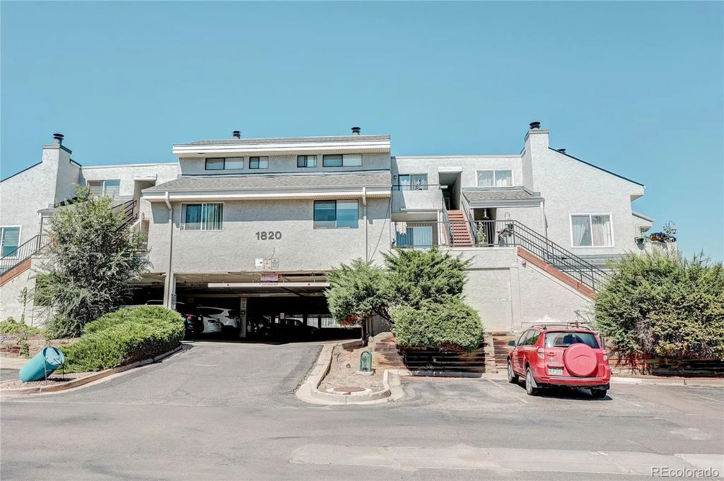 1820 Newland Court 312, Lakewood
