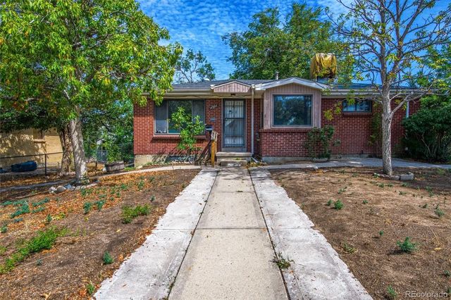 14205 E 25th Place, Aurora
