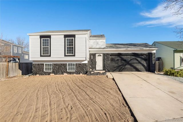 1782 Danube Court, Aurora