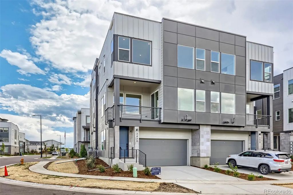 3430 W Elmhurst Avenue, Littleton