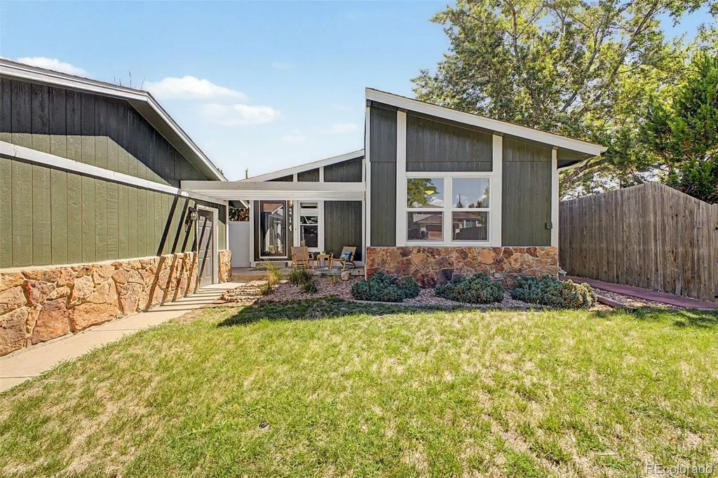 214 Poppy Street, Golden