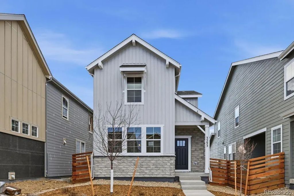 3293 N Coolidge Way, Aurora