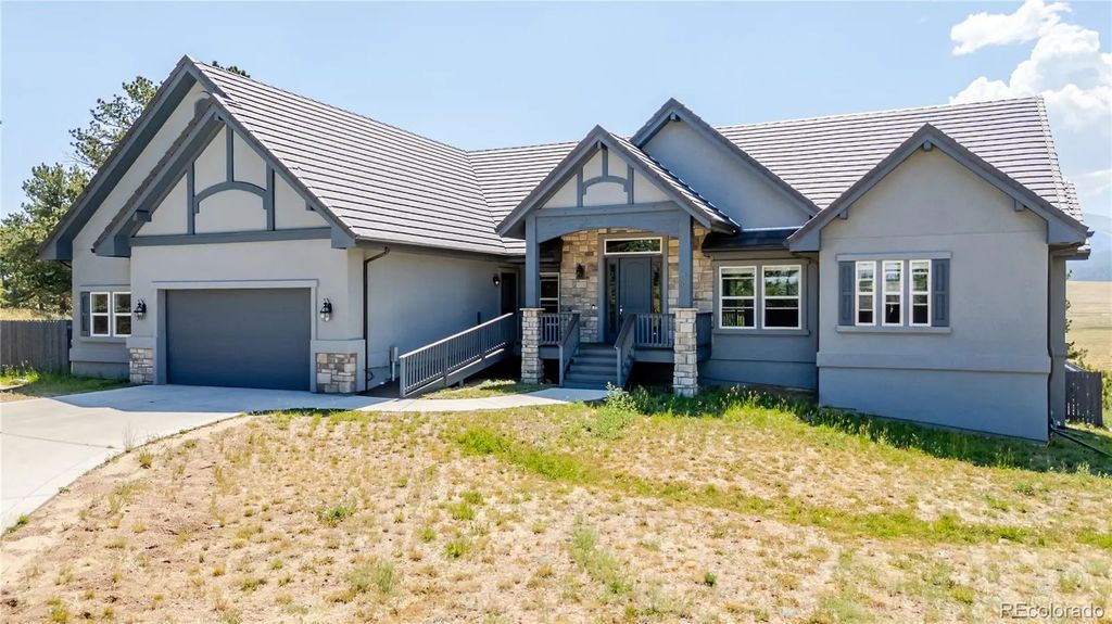 407 Silvermoon Heights, Divide